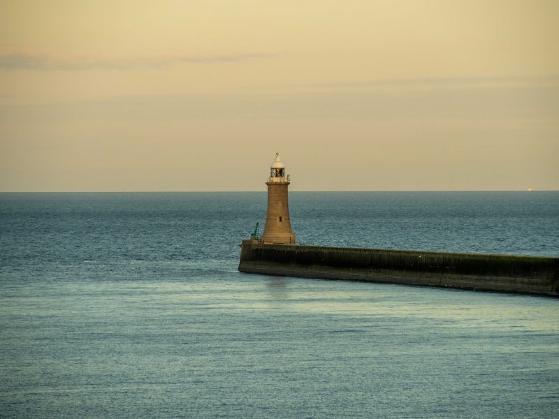 Tynemouth Lighthouse Colour (Print 380)